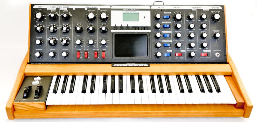 Minimoog Voyager Performer Edition