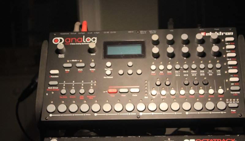 Elektron A4